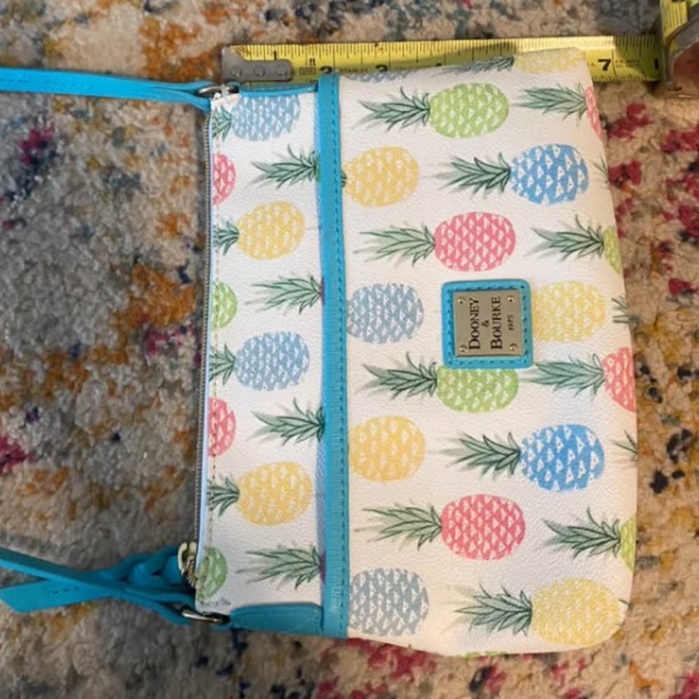 Dooney and bourke pineapple bag - Picture 6 of 10
